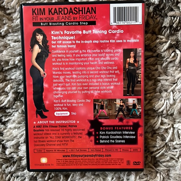 Kim Kardashian’s Workout Video Set of 4 w/bonus cards & autographed cards case - Picture 4 of 7